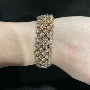 Rose gold and rhinestone stretchy bracelet